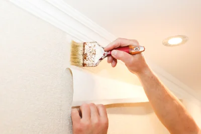 Pose de papier peint à Vred — revêtements muraux et toiles de verre